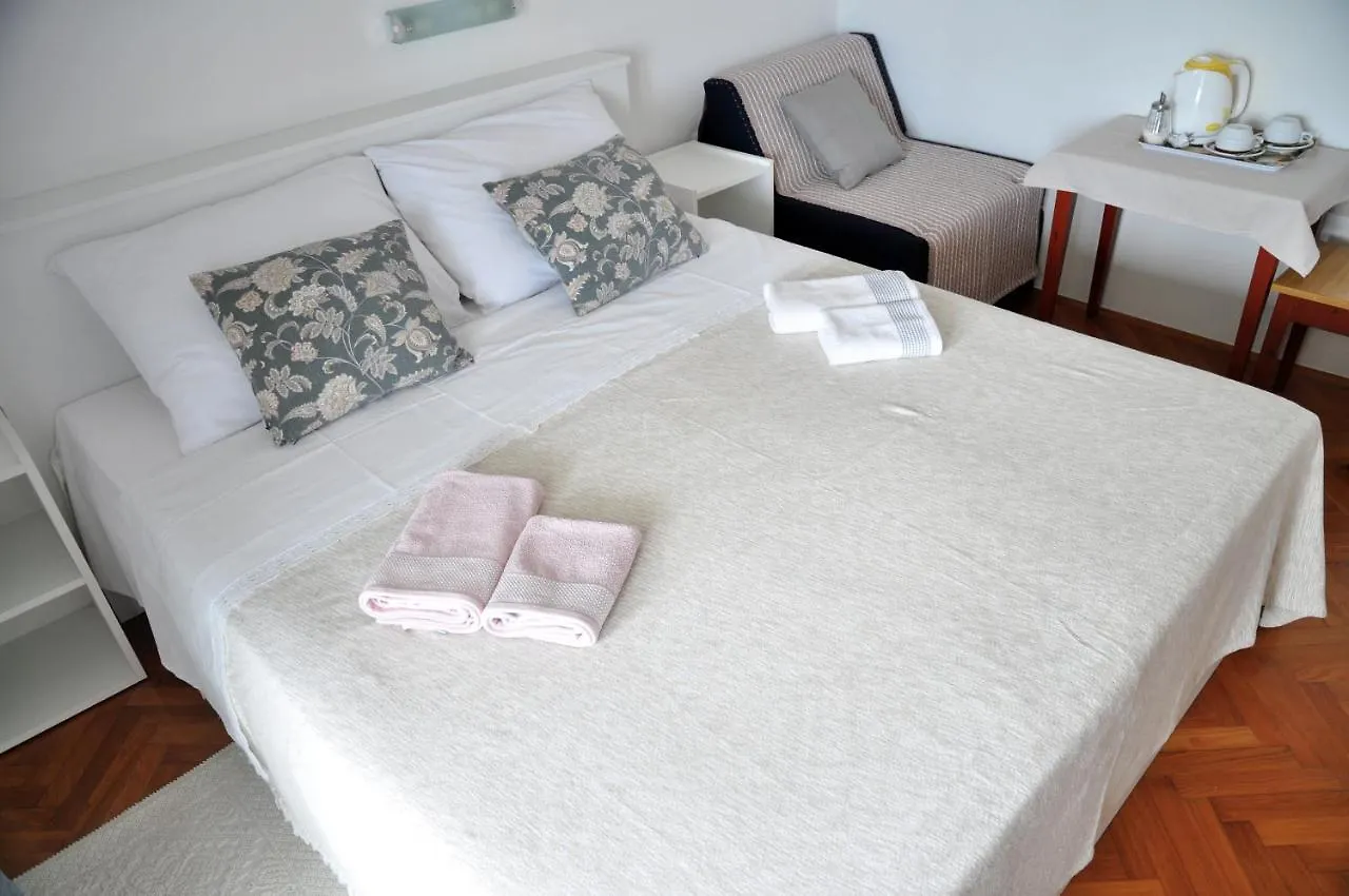 Rose Rooms At Island Of Rab Banjol Gasthof