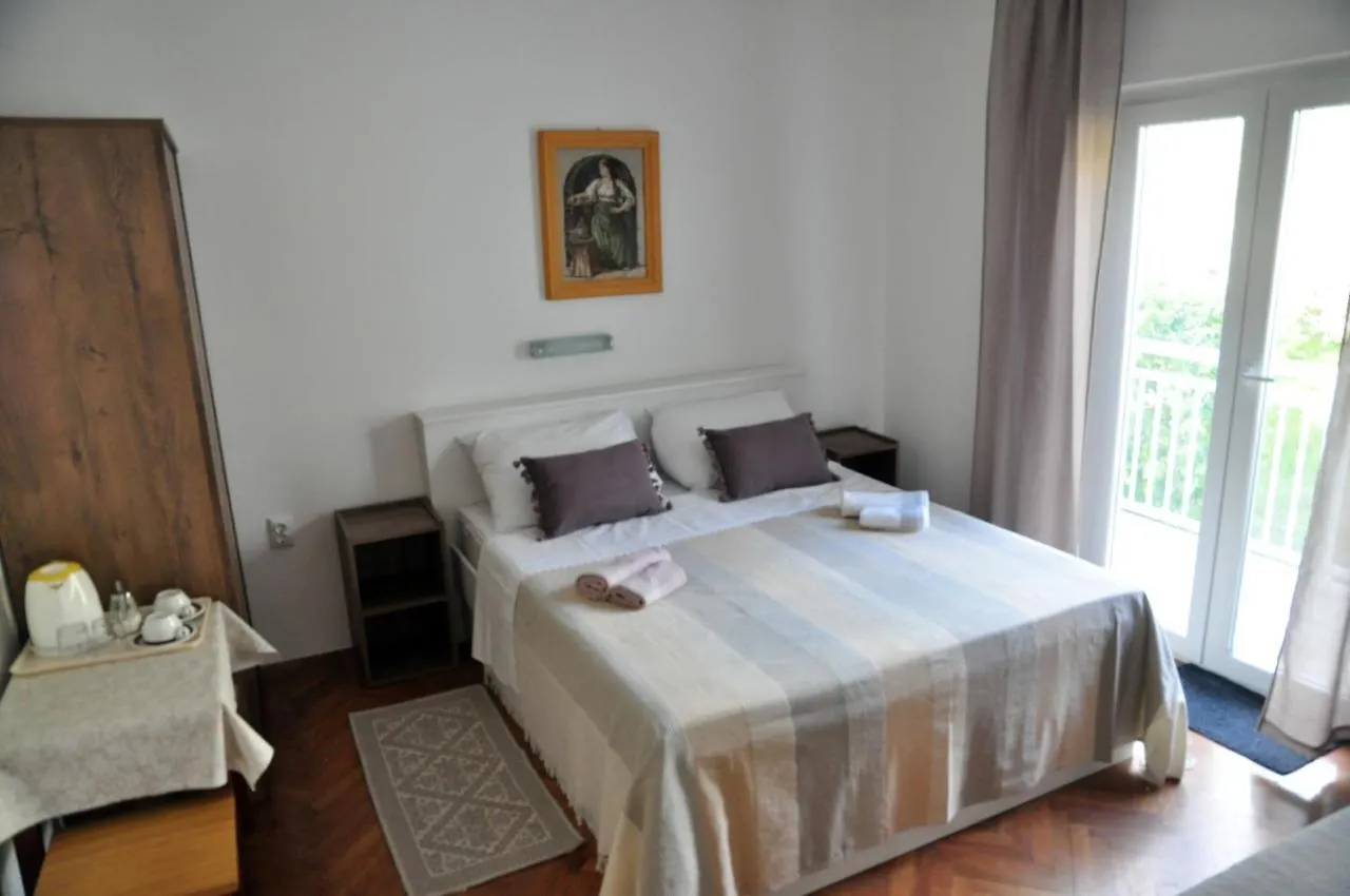 Rose Rooms At Island Of Rab Banjol 0*,  Kroatien