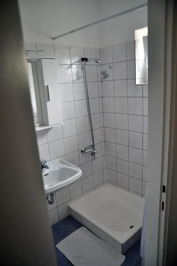 Gasthof Rose Rooms At Island Of Rab Banjol Kroatien
